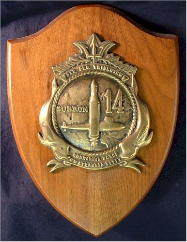 Squadron 14 brass plaque - image