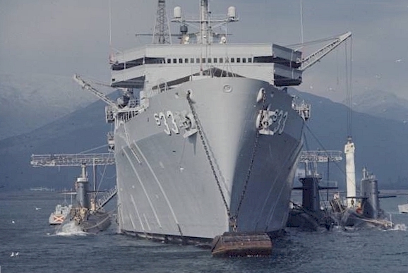 USS Simon Lake (AS-33) with three FBMs along side - image