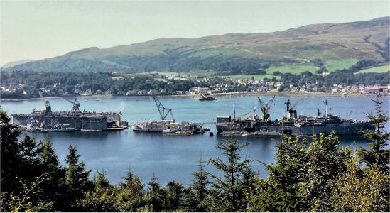 USS Hunley with drydock